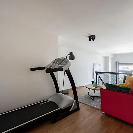 Spacious Near Karlin Square Apartmán