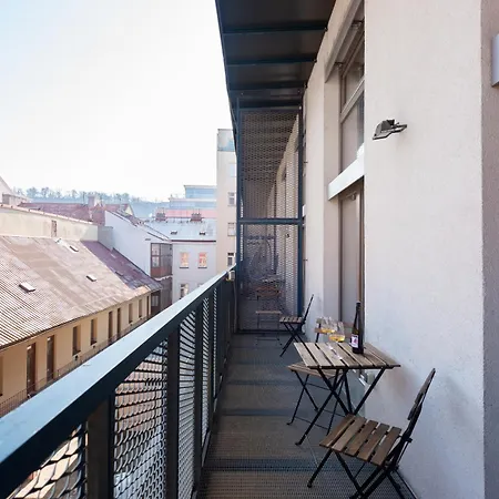 Apartmán Spacious Near Karlin Square *