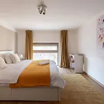 Spacious Near Karlin Square Prag