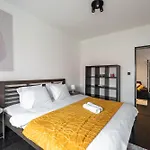 Spacious Near Karlin Square *