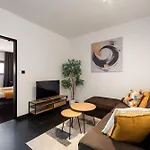 Apartmán Spacious Near Karlin Square
