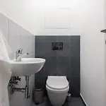Apartmán Spacious Near Karlin Square *