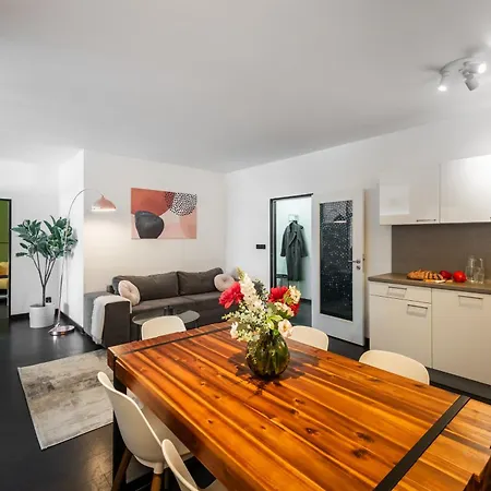 Spacious Near Karlin Square *