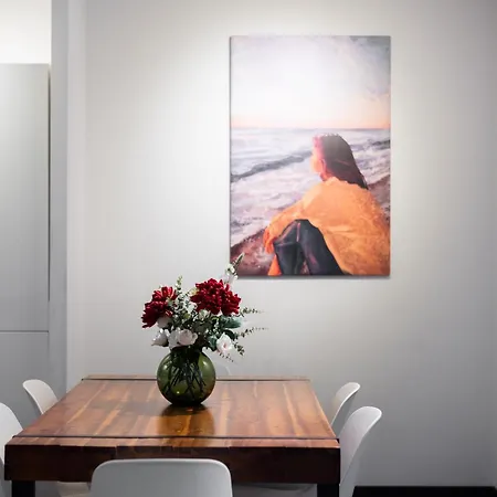 Spacious Near Karlin Square 아파트 프라하