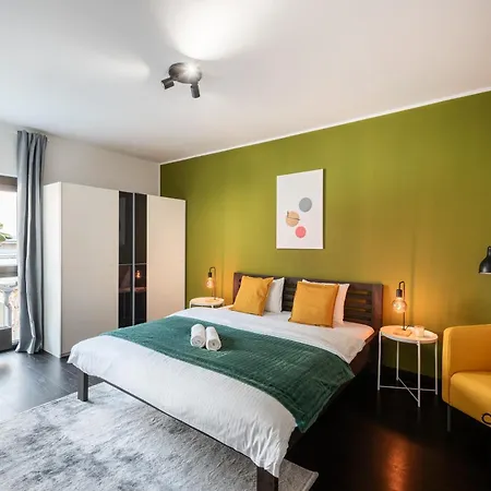 Lejlighed Spacious Family With Balcony I Metro I Karlin *
