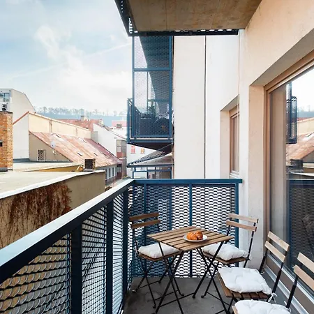 Spacious Family Apartments With Balcony I Metro I Karlin * פראג