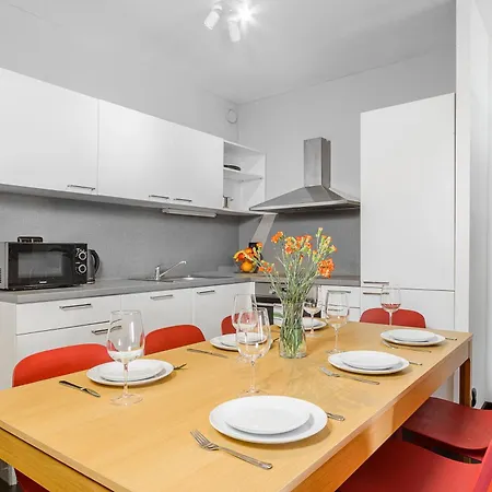Spacious Family With Balcony I Metro I Karlin