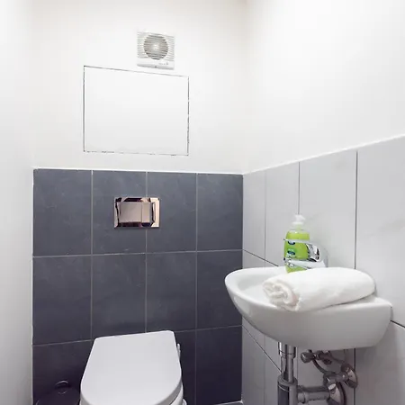 Lejlighed Spacious Family With Balcony I Metro I Karlin Prag