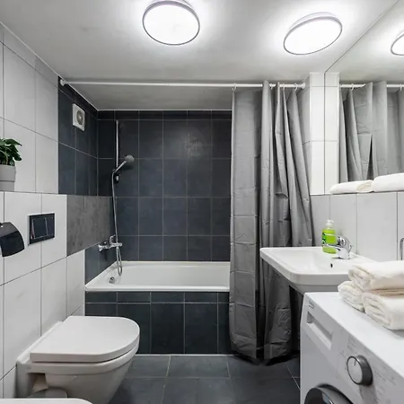 Spacious Family With Balcony I Metro I Karlin