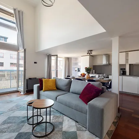 Spacious Family With Balcony I Metro I Karlin *