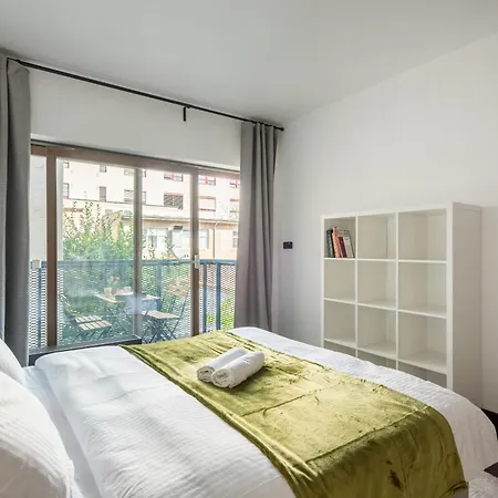 Spacious Near Karlin Square Prague