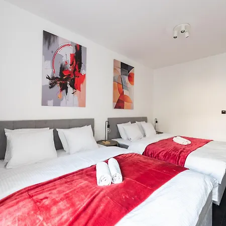 Appartement Spacious Near Karlin Square Prague