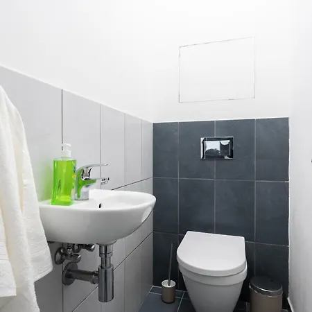 Spacious Near Karlin Square *