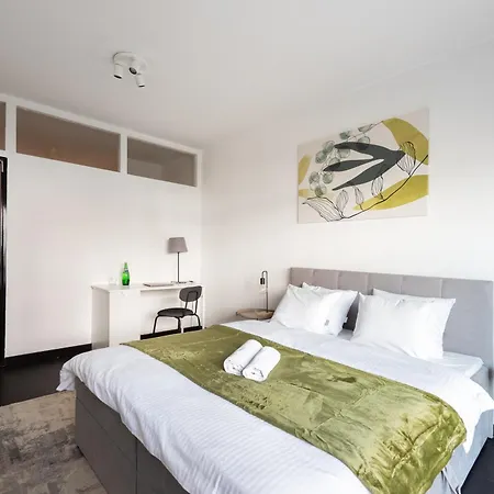 Appartement Spacious Near Karlin Square