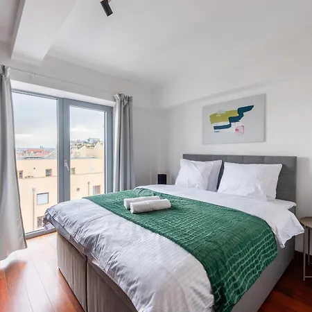 Appartement Spacious Near Karlin Square Prague