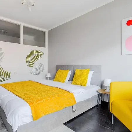 Spacious Near Karlín Square Apartamento Praga
