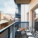 Spacious Near Karlin Square * Praga