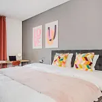 Spacious Near Karlin Square * Praga