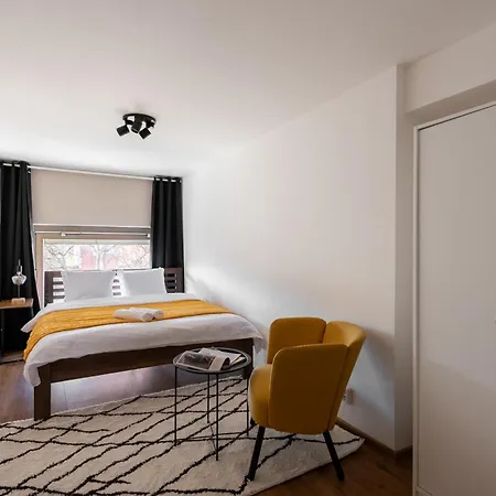 Apartment Spacious Family Apartments With Balcony I Metro I Karlin Prag
