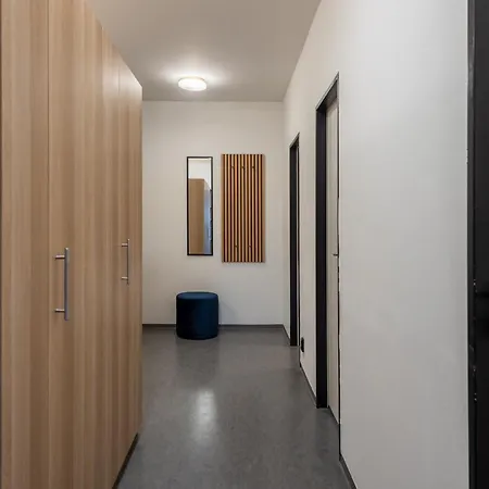 Spacious Family Apartments With Balcony I Metro I Karlin Prag