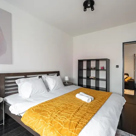 Spacious Near Karlin Square *